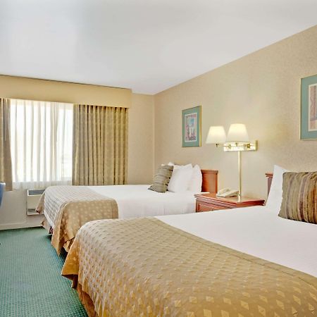 Отель Ramada By Wyndham Draper, Utah Экстерьер фото