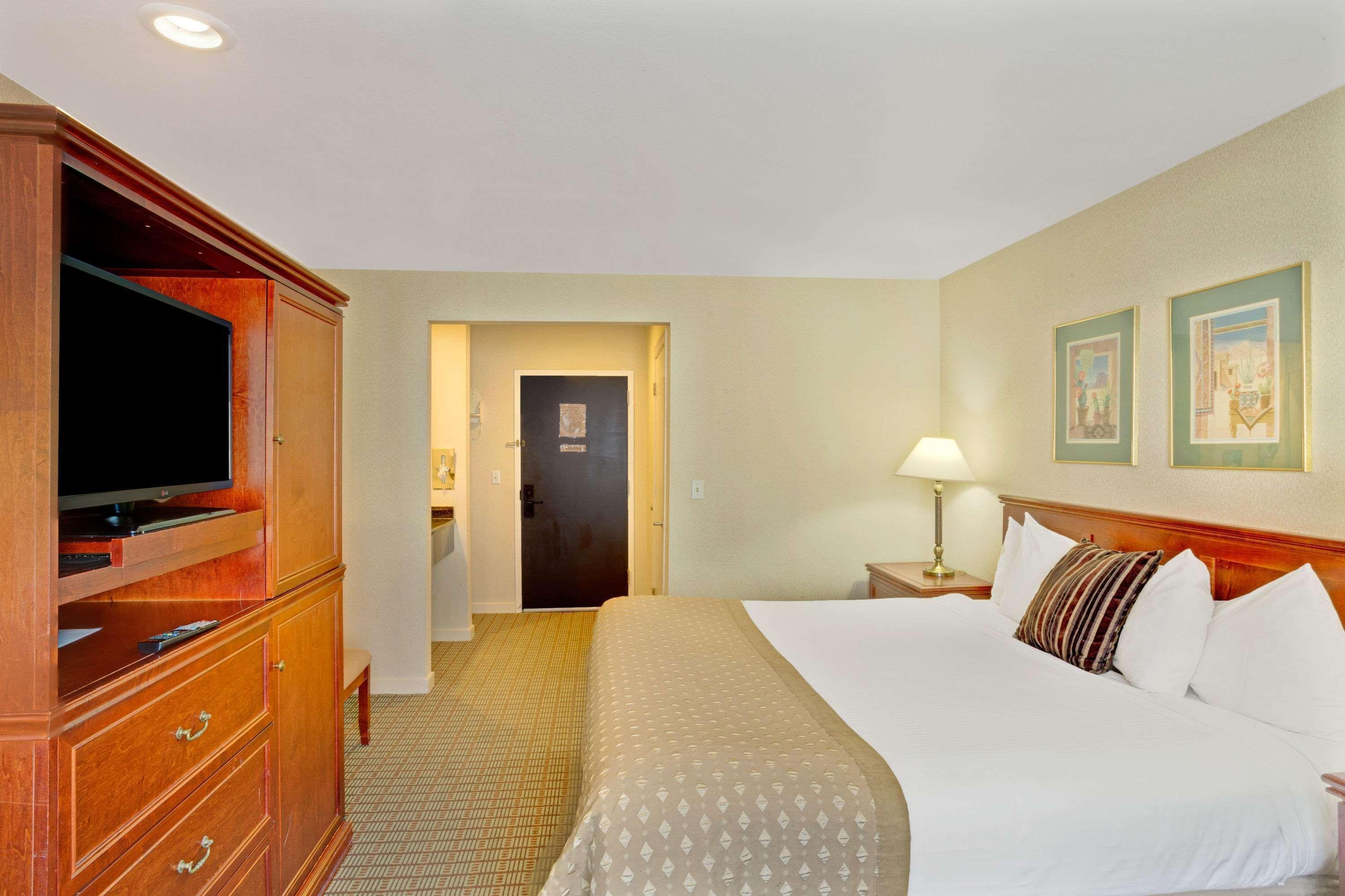 Отель Ramada By Wyndham Draper, Utah Экстерьер фото