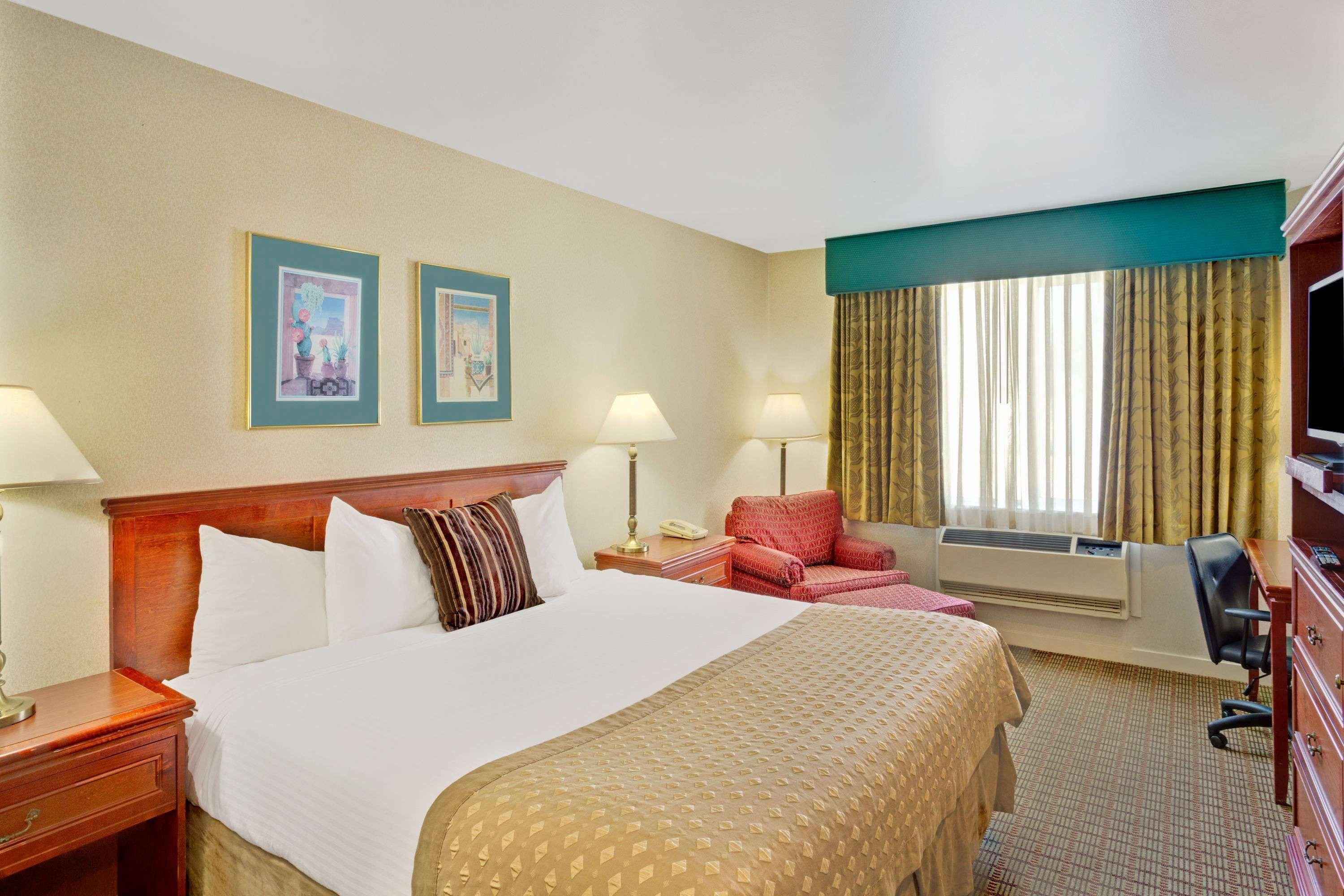 Отель Ramada By Wyndham Draper, Utah Экстерьер фото