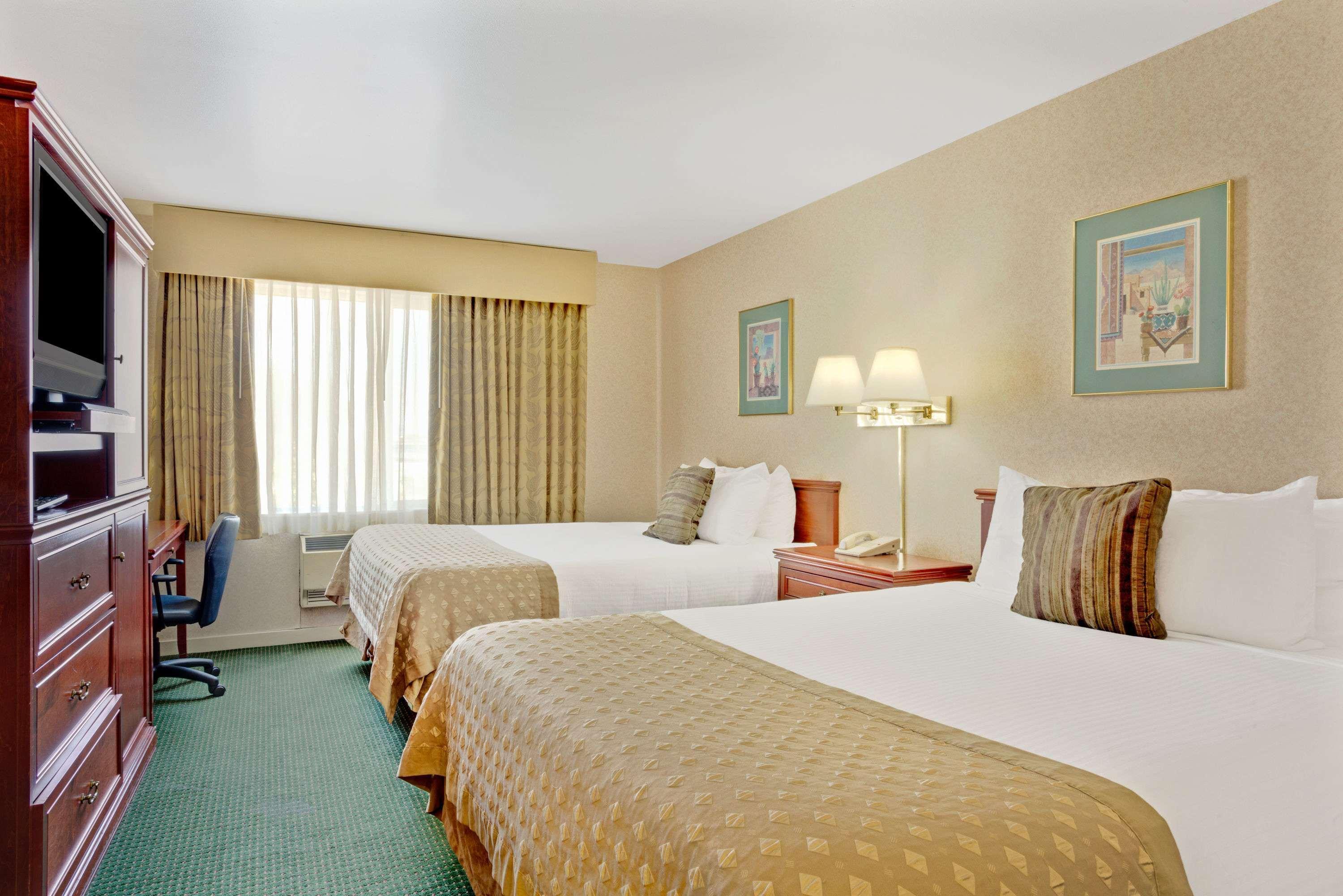 Отель Ramada By Wyndham Draper, Utah Экстерьер фото