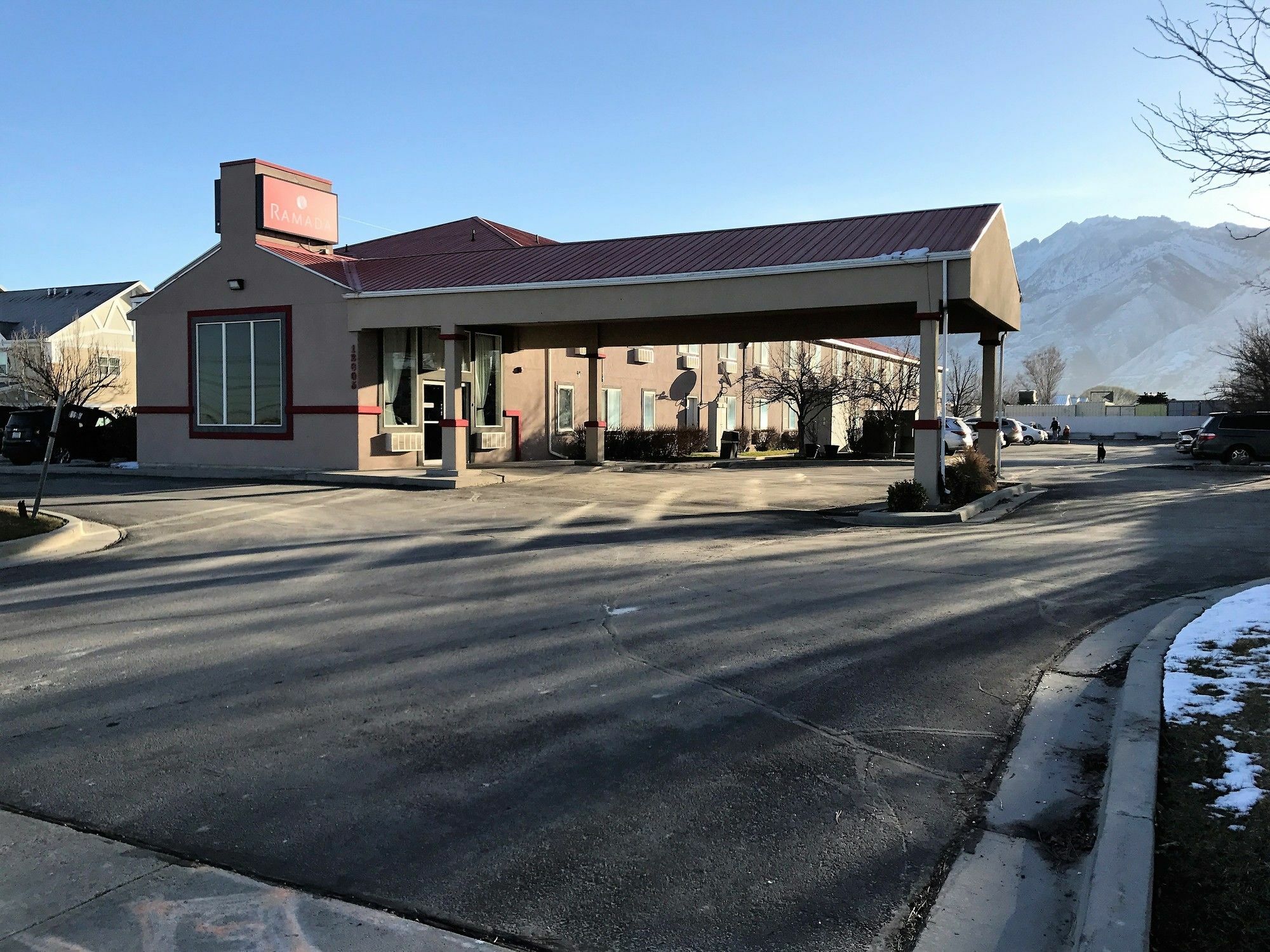Отель Ramada By Wyndham Draper, Utah Экстерьер фото