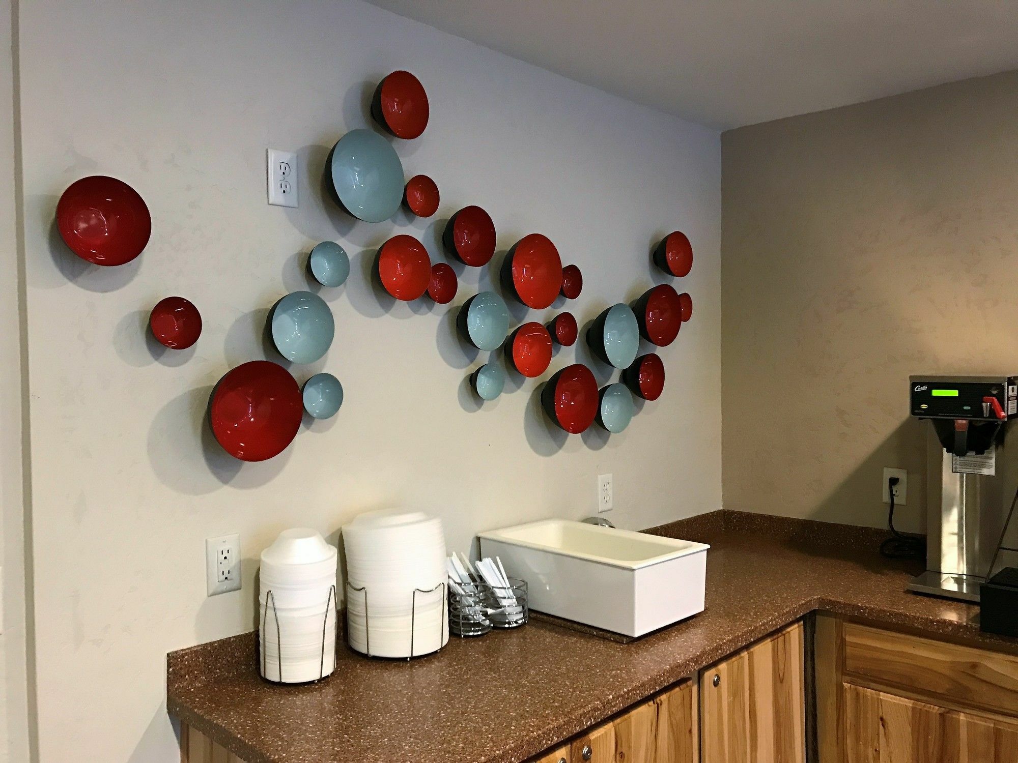 Отель Ramada By Wyndham Draper, Utah Экстерьер фото